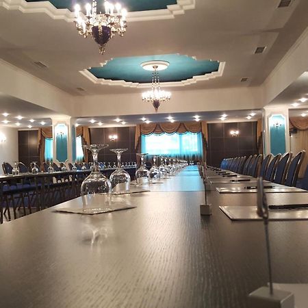 Hotel Prahova Plaza Плоешти Экстерьер фото