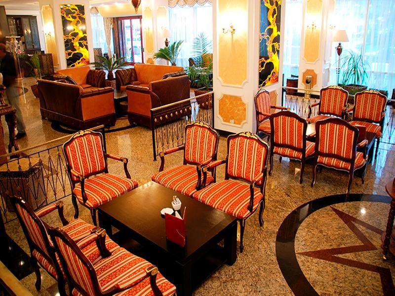Hotel Prahova Plaza Плоешти Экстерьер фото