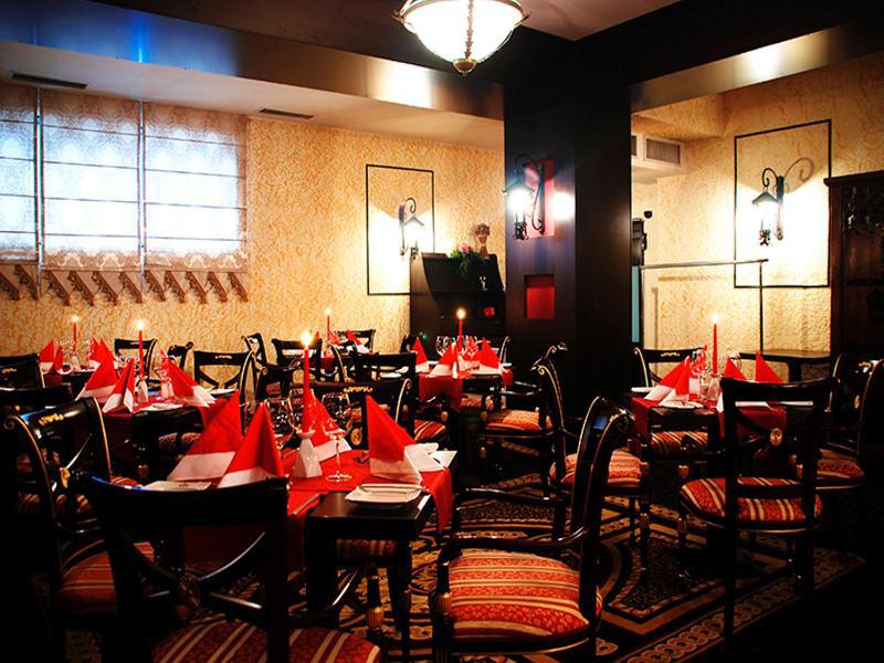 Hotel Prahova Plaza Плоешти Экстерьер фото