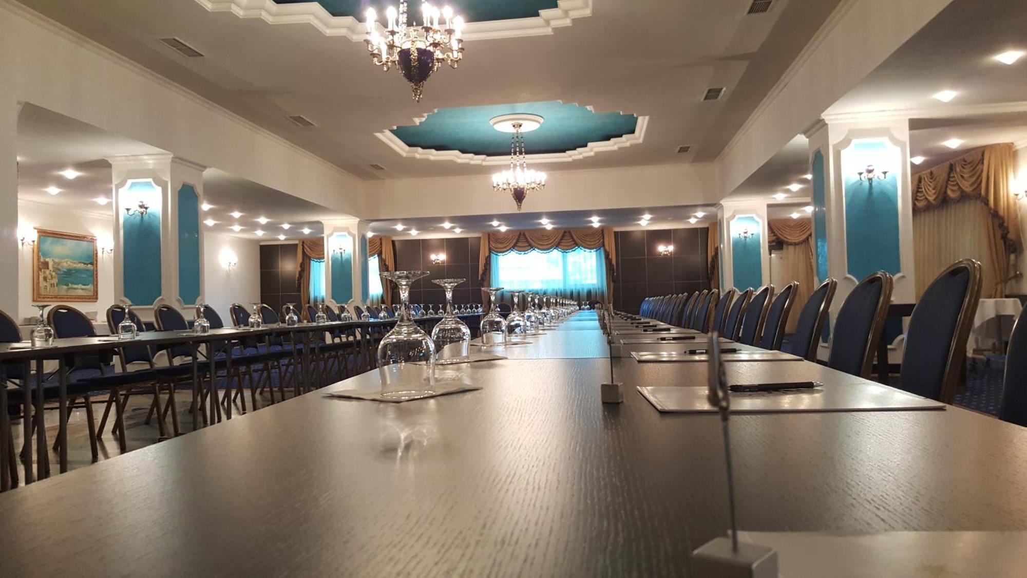 Hotel Prahova Plaza Плоешти Экстерьер фото