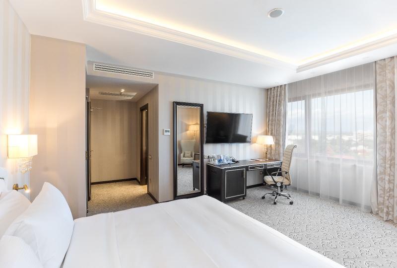 Hotel Prahova Plaza Плоешти Экстерьер фото
