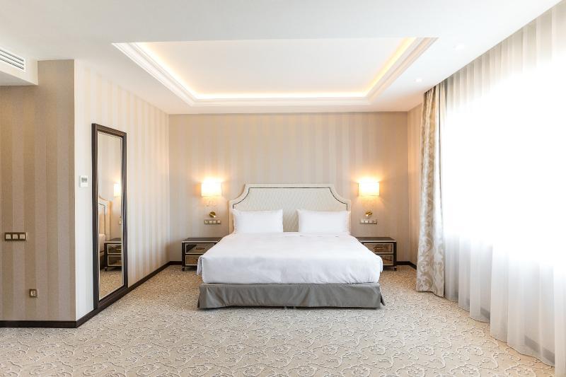 Hotel Prahova Plaza Плоешти Экстерьер фото